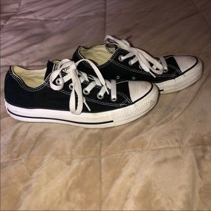 Black converse , size 6